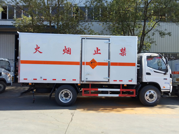 福田5米1(7噸)爆破器材車