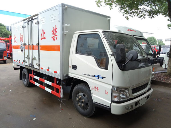 江鈴4.2米(2.6噸)腐蝕品廂式車