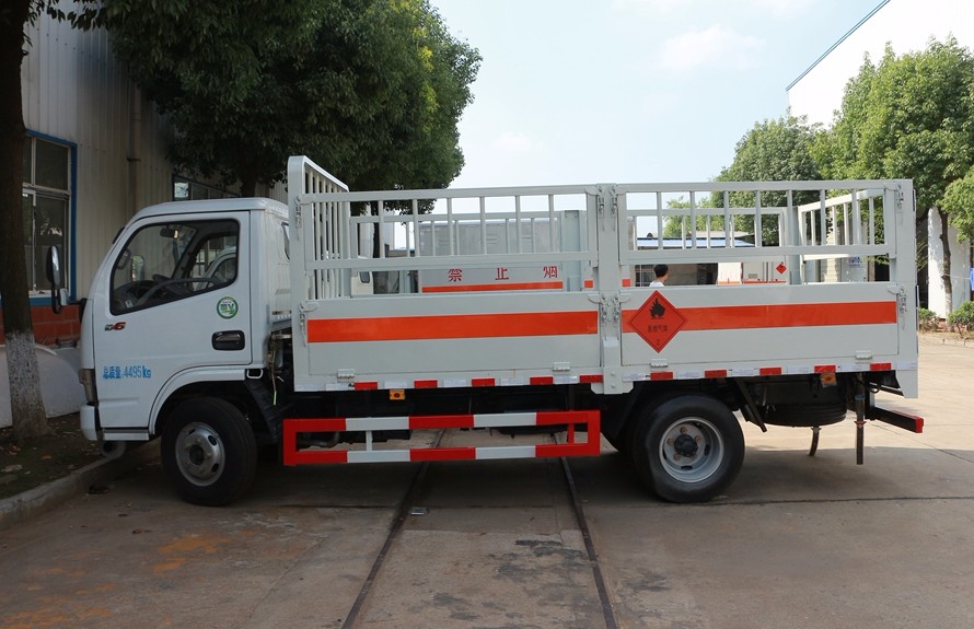 多利卡4.1米(藍(lán)牌)氣瓶車