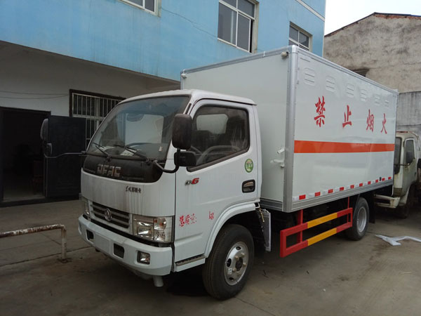 多利卡4.1米(藍牌)氣體箱式車