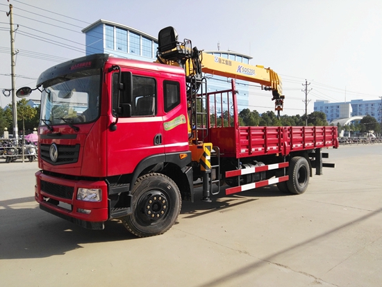 東風T5新款8噸隨車吊