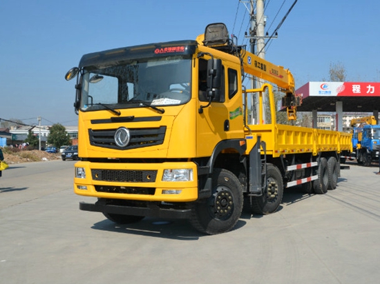 東風(fēng)T5前四后八16噸隨車(chē)吊現(xiàn)車(chē)