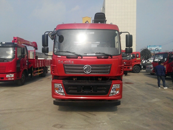 12噸東風(fēng)專底后八輪隨車吊