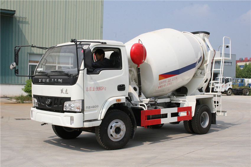躍進(jìn)5立方攪拌車(chē)
