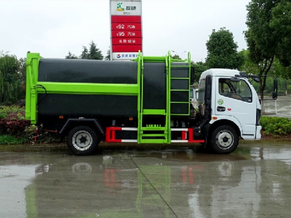 東風(fēng)多利卡國(guó)六8方側(cè)裝壓縮垃圾車