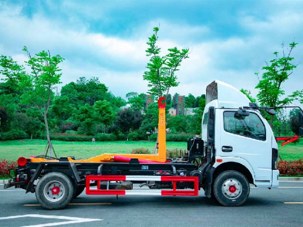 國六東風多利卡8方車廂可卸式(鉤臂)垃圾車