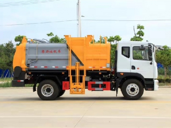 程力威牌CLW5180TCALS6型餐廚垃圾車