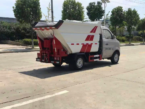 長安國六4方后掛桶自裝卸式垃圾車