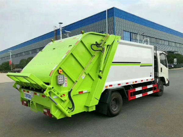 江鈴凱銳國六8方壓縮式垃圾車