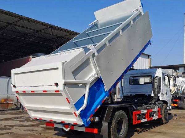 國六東風(fēng)153壓縮對接翼展自卸垃圾車