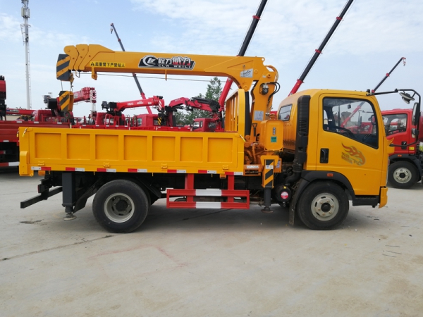 重汽豪曼藍牌/黃牌5噸隨車吊