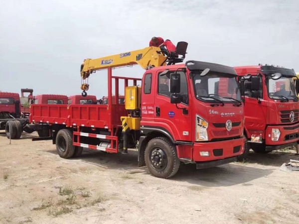 東風(fēng)暢行D1隨車吊8噸隨車吊價格
