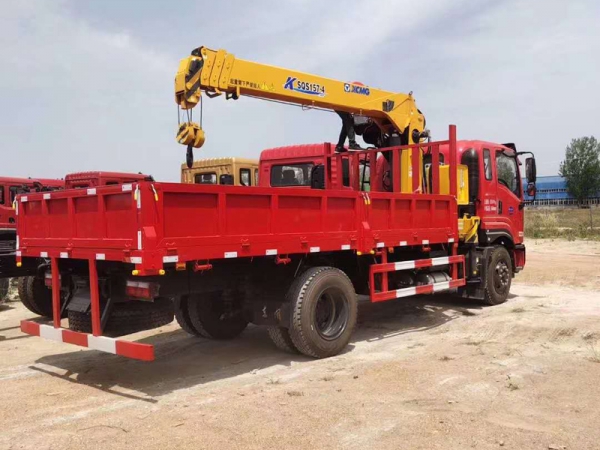 東風(fēng)暢行D1隨車吊8噸隨車吊價格