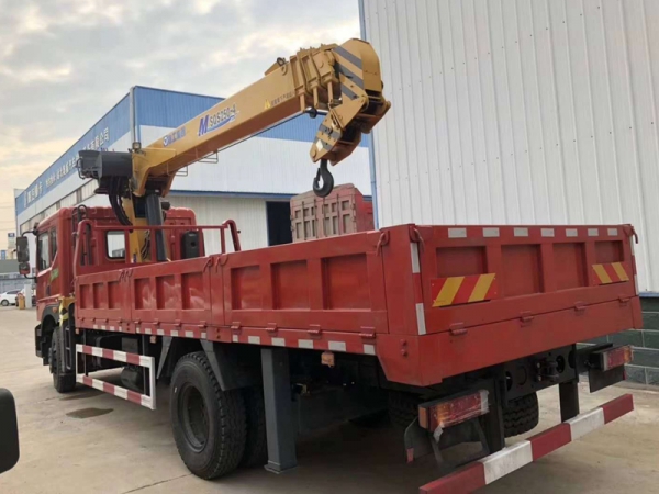 世技卡特8噸隨車吊