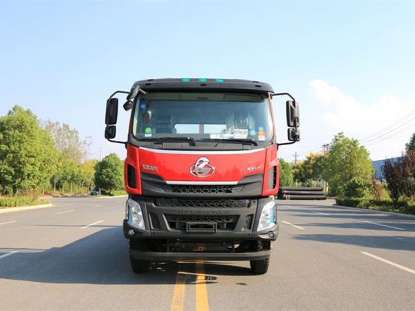 (國(guó)六)柳汽前四后八平板運(yùn)輸車