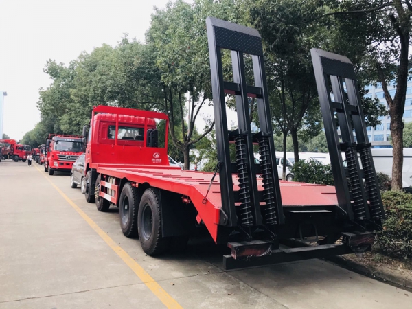 東風D17前四后八平板拖車