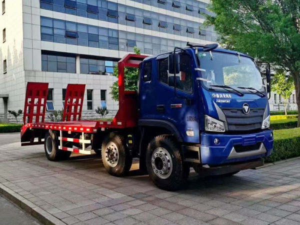 (國(guó)六)福田瑞沃小三軸平板運(yùn)輸車