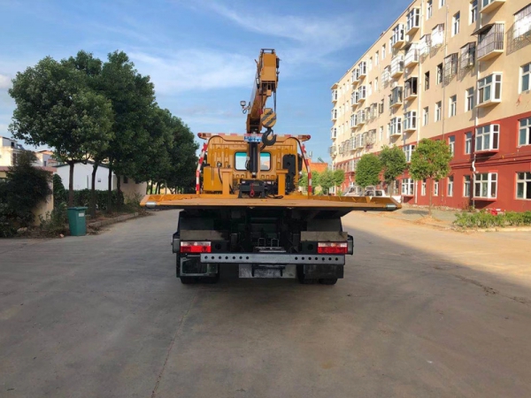 東風D9帶吊平板清障車