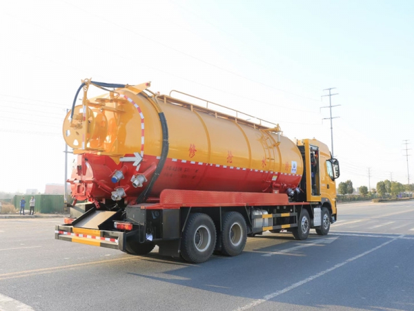 東風柳汽前四后八32方清洗吸污車