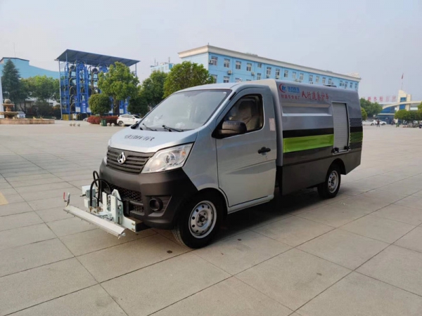 長安2.5方路面養(yǎng)護車，清洗車多少錢