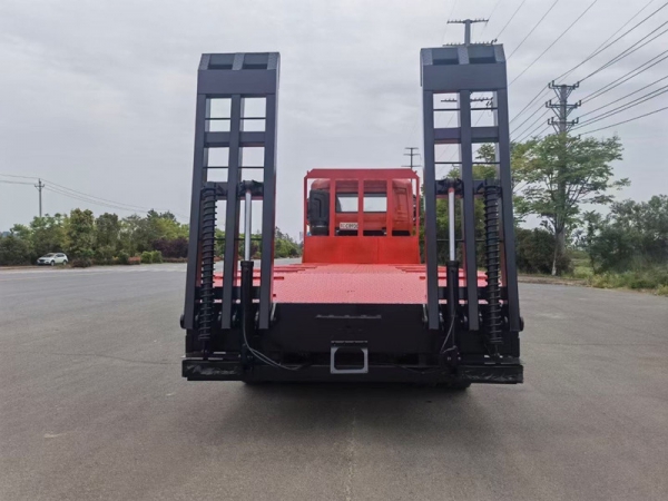 國(guó)六東風(fēng)天龍前四后八平板運(yùn)輸車,挖機(jī)拖車價(jià)格