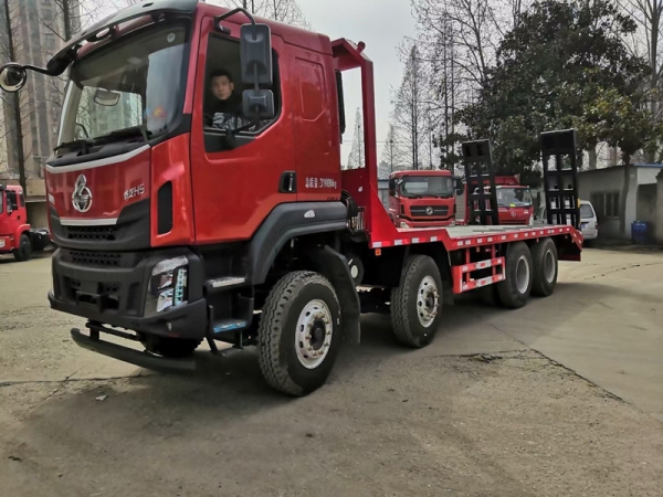 國六柳汽乘龍前四后八平板運輸車,挖機拖車