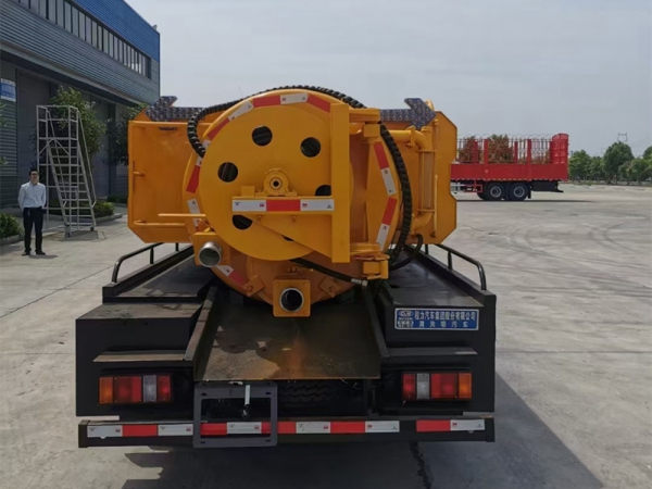 江鈴順達5方清洗吸污車，地下室專用