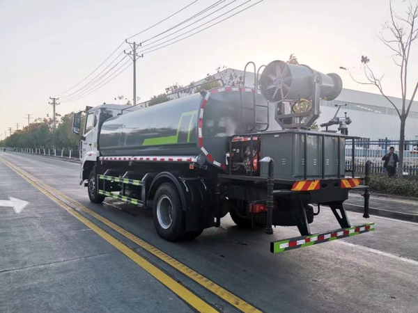 重汽豪沃14方灑水車