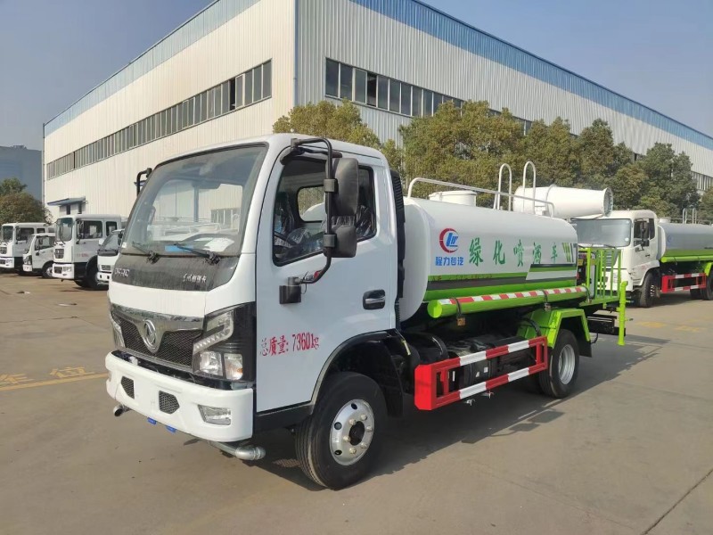 小多利卡5噸綠化噴灑車，30米打藥車