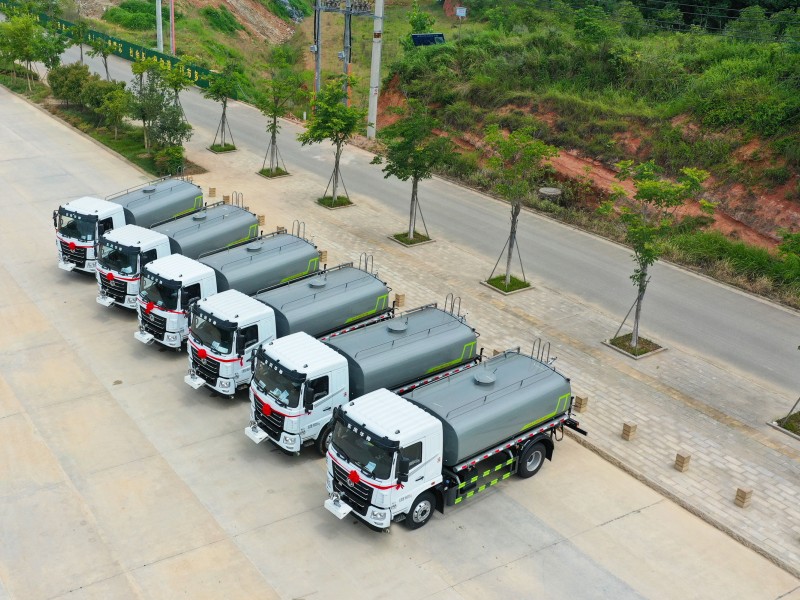 華神F5，12方灑水車