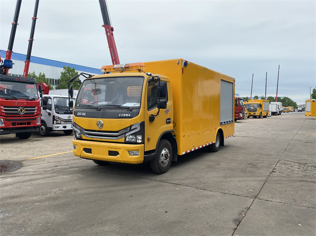 多利卡2000-3000方救險車